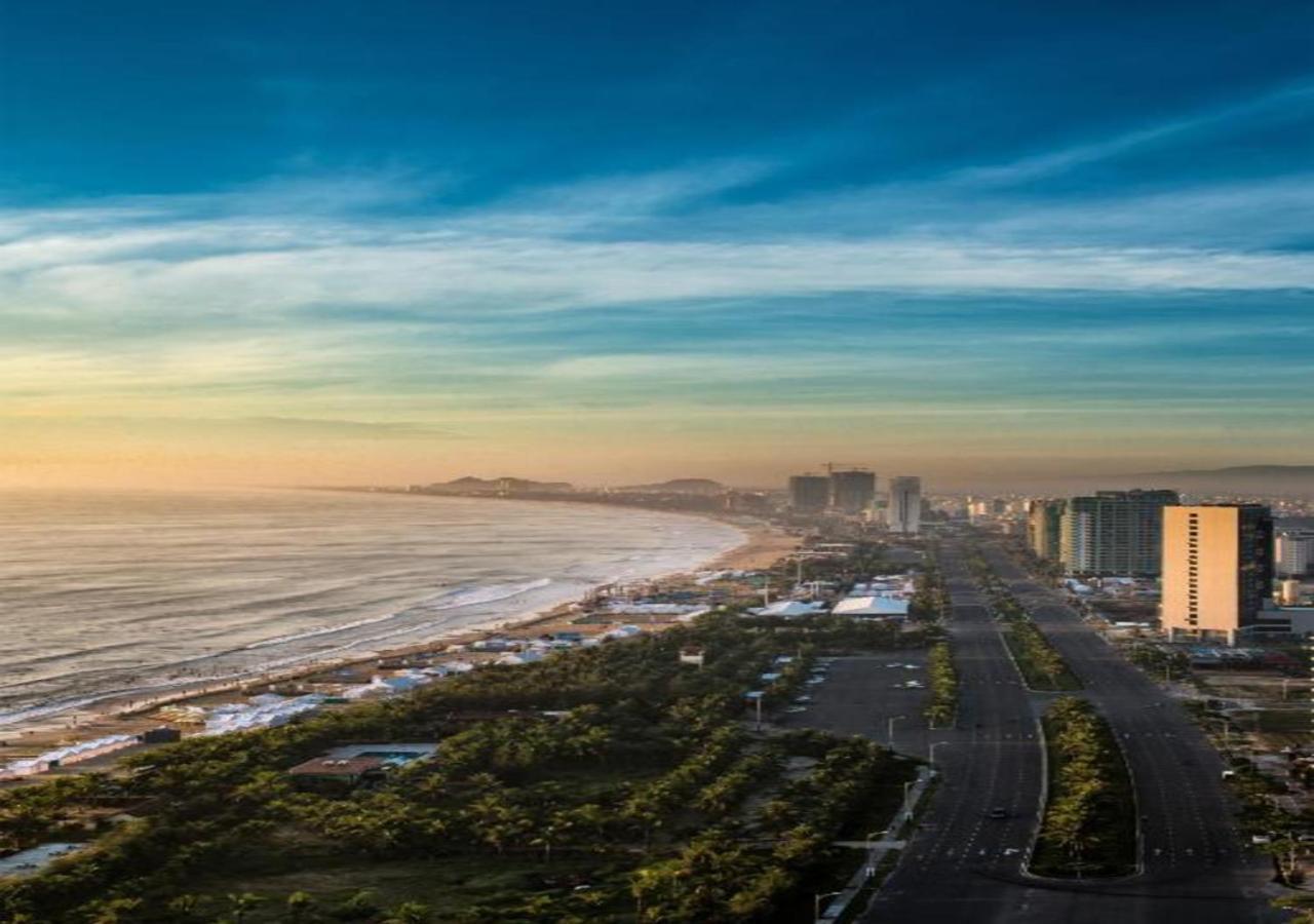 Sunrise Luxury Apartment With Ocean View Дананг Екстериор снимка