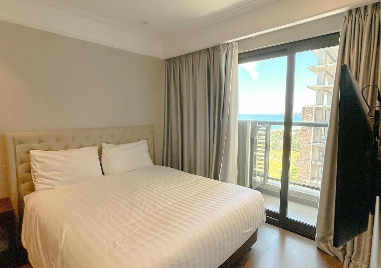 Sunrise Luxury Apartment With Ocean View Дананг Екстериор снимка
